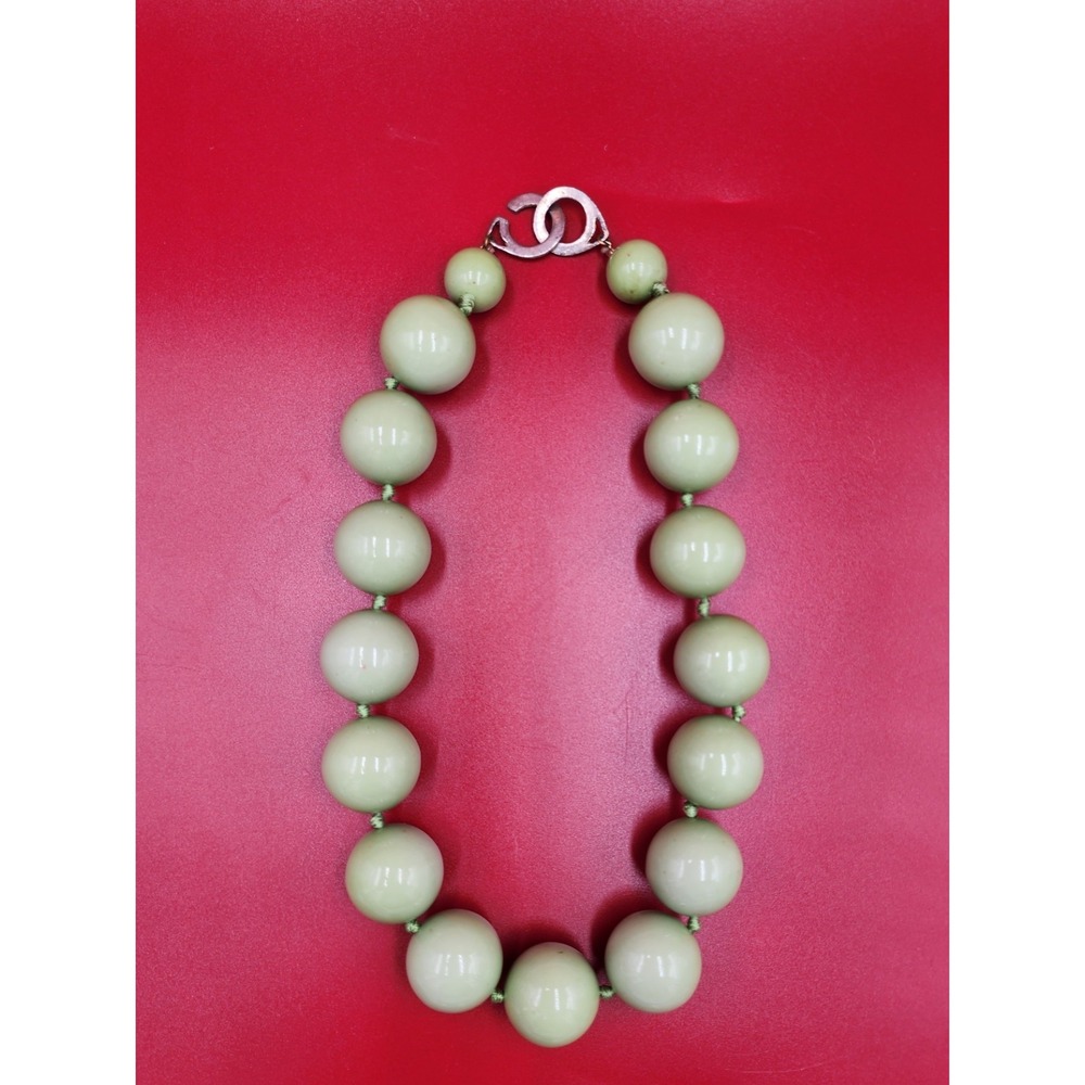 VINTAGE LES BERNARD‎ Chunky Green Lucite Bead GRADUATED Necklace Signed 60s 70s